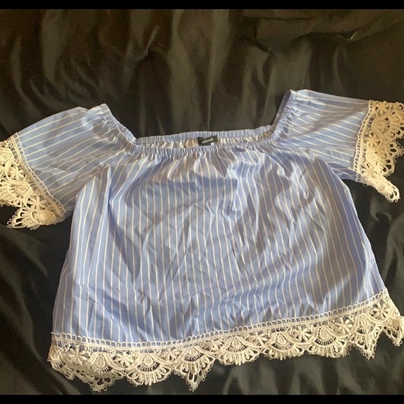 TJ Maxx Size L Off the Shoulder Pinstriped Top - Picture 2 of 2